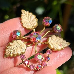 1959s Made in Austria 🇦🇹 Gold and Pink Aurora Borealis Crystal Leaf BroochBrooch